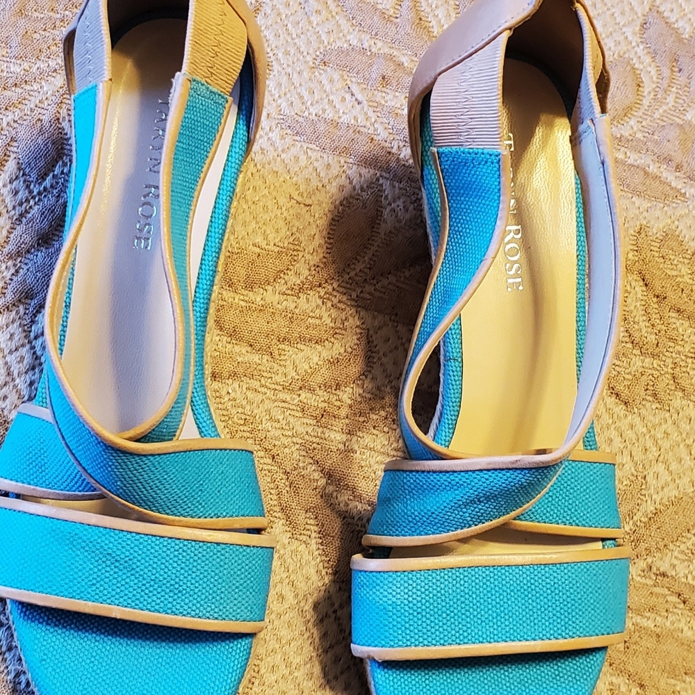 TARYN ROSE WEDGE SALDALS - Picture 6 of 10